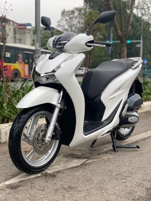 Cần bán SH Việt 150 ABS 2021 màu trắng cực mới, cực chất.